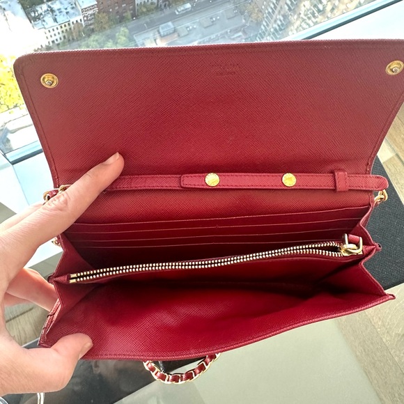 100% Authentic Prada wallet on chain - Picture 6 of 12
